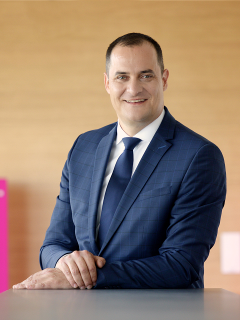 members-rekasi-tibor2.png members-rekasi-tibor2.png